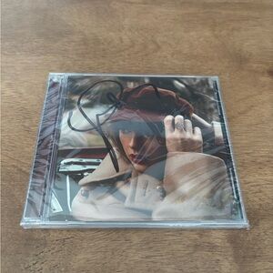 Autographed Red, Taylor Swift CD